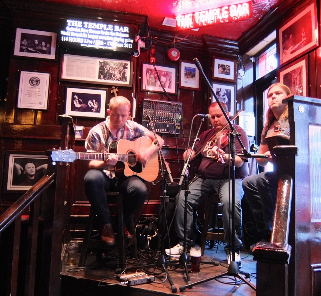 The Music never stops at the Temple Bar